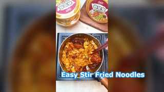 Приготовить жареную лапшу таким способом очень вкусно.