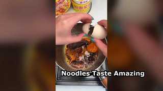 Вермишель, лапша, яйцо говяжье и овощи