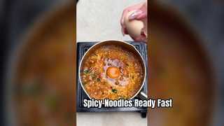 Пряная лапша быстрого приготовления Чунцина с тушеным мясом