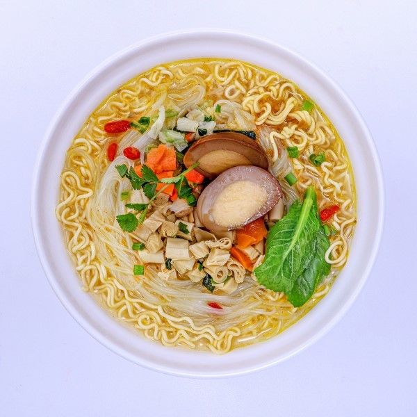 богатый сок вкус пряная мгновенная лапша китайский вкус вермицелли и лапша яйцо