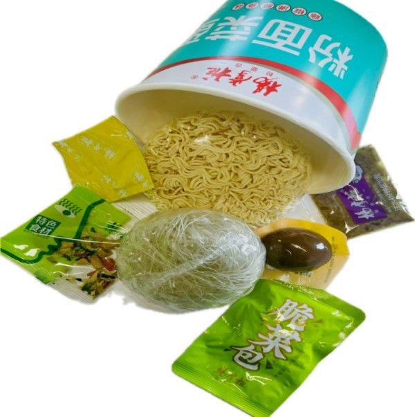 Вкусный рисный перец, вареный рисный аромат, вермичелли и мгновенные лапши с маринованными яйцами.