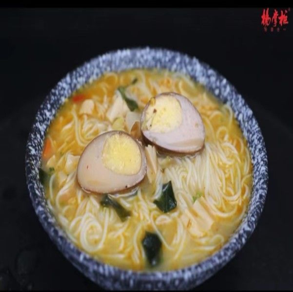 Удовлетворительный вкус пряного говядины Мгновенные лапши Удобно и сертифицировано для быстрой еды