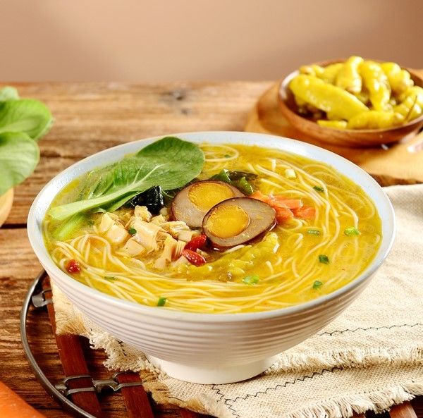Необжаренный суп Лапша быстрого приготовления Пряный говяжий вкус Рамен Лапша быстрого приготовления Китайская стеклянная лапша